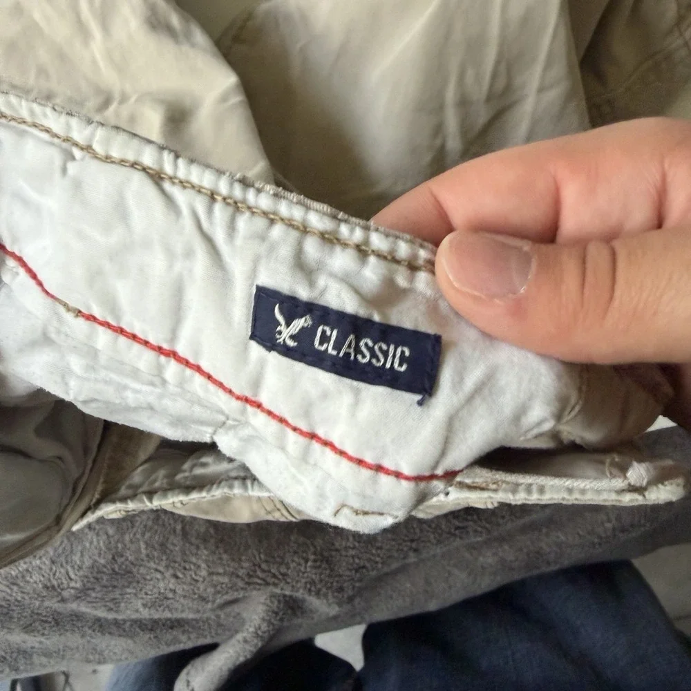 American Eagle Outfitters Men's Classic Beige Cotton Cargo Shorts Button Pockets